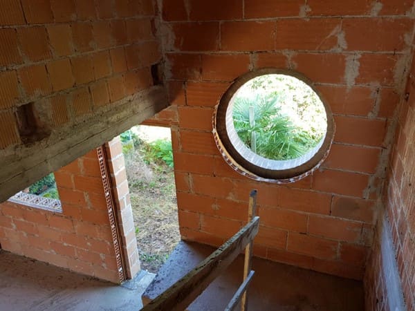 Serramenti, scuri e porte blindate su una bifamiliare nuova a Jesolo 