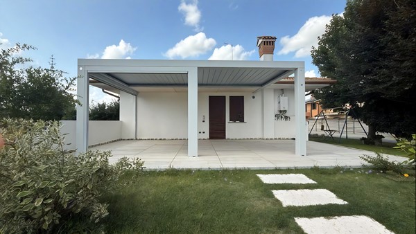 Realizzazioni Pergola bioclimatica a Paese
